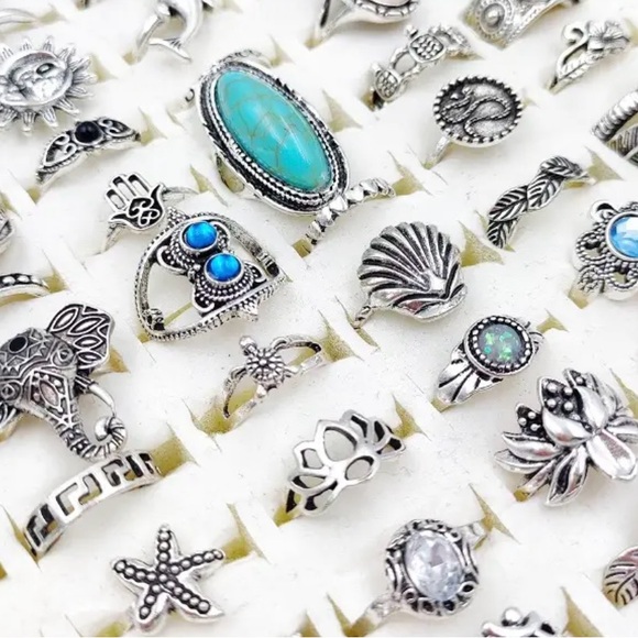 Women set of 4 boho rings with stone and 4 silver ones. Size 8 - Picture 4 of 4